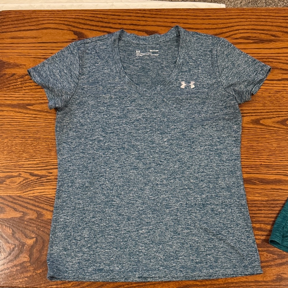 Set of Three Dri-fit shirts. - Picture 2 of 6